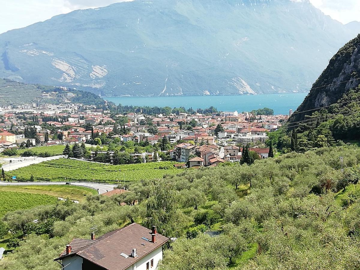 Lake & Castle View Apartment Riva del Garda Eksteriør bilde