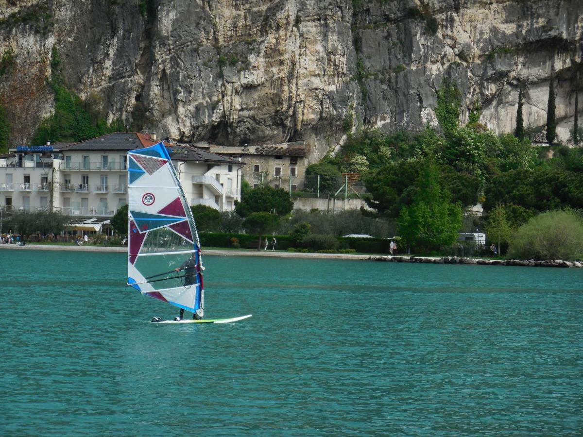 Lake & Castle View Apartment Riva del Garda Eksteriør bilde