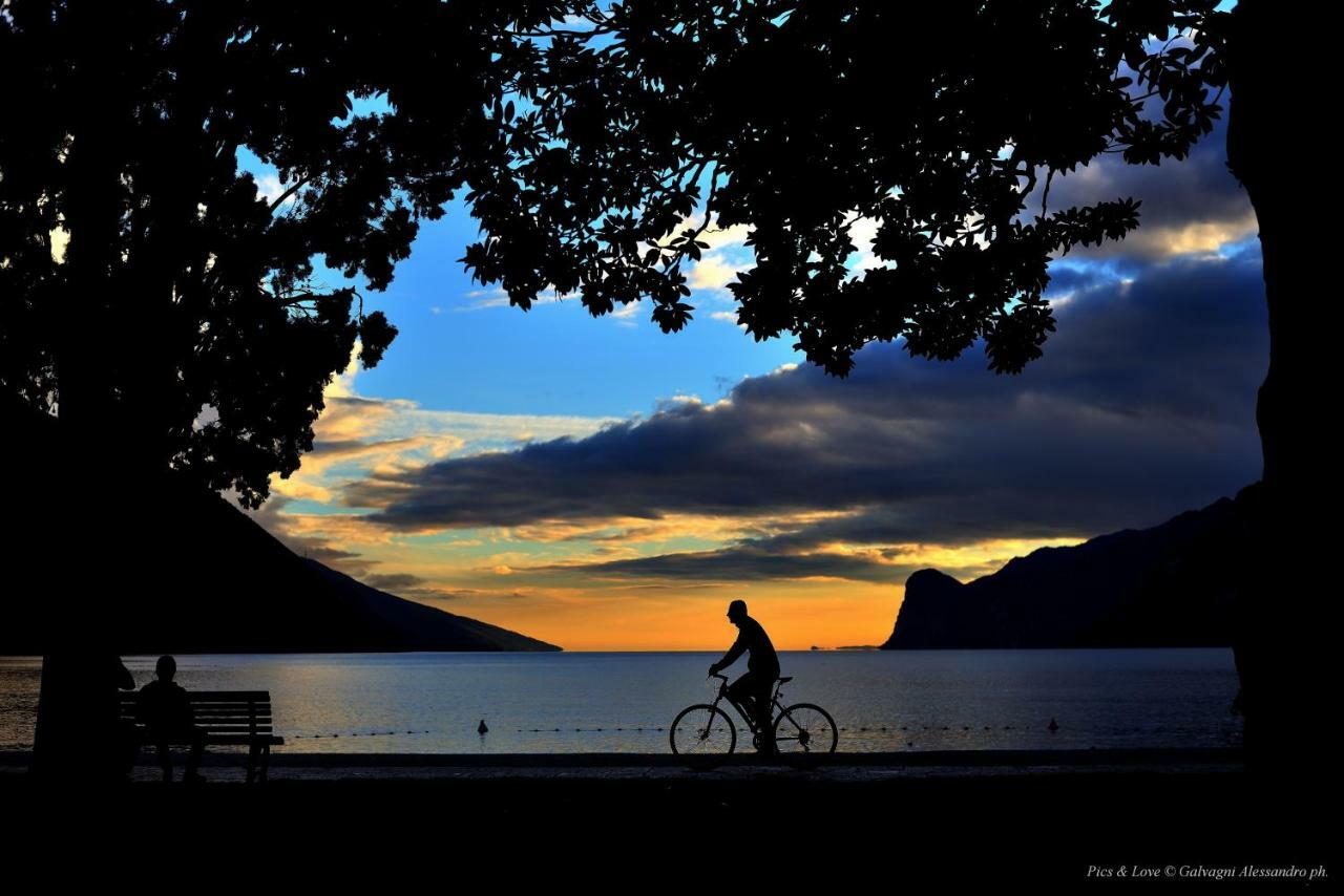 Lake & Castle View Apartment Riva del Garda Eksteriør bilde